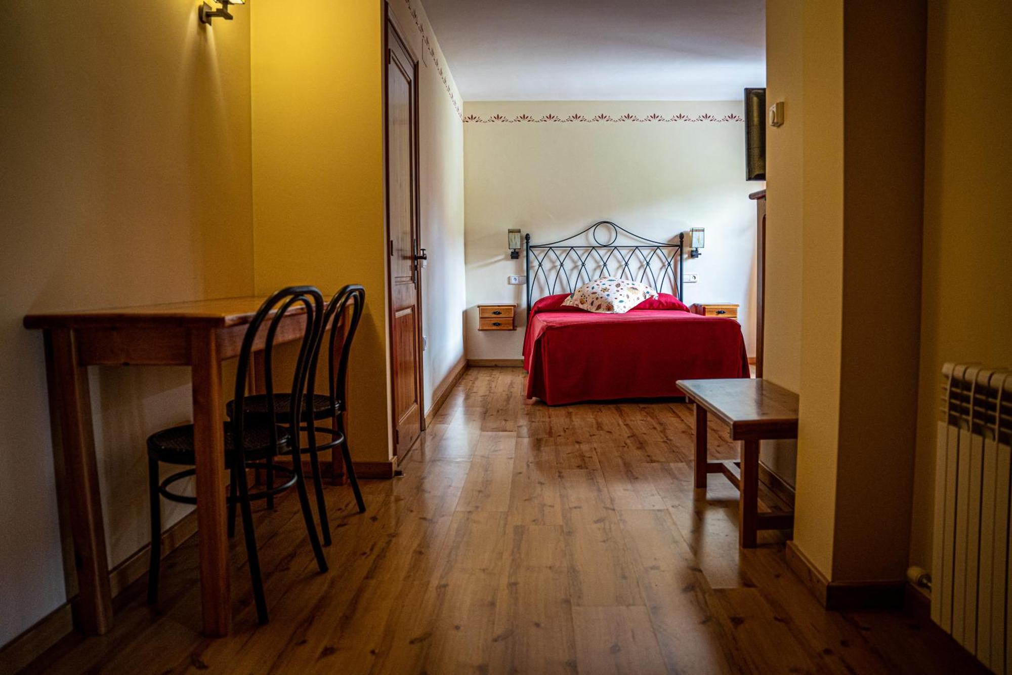 Hostal Cal Francisco Gósol Buitenkant foto