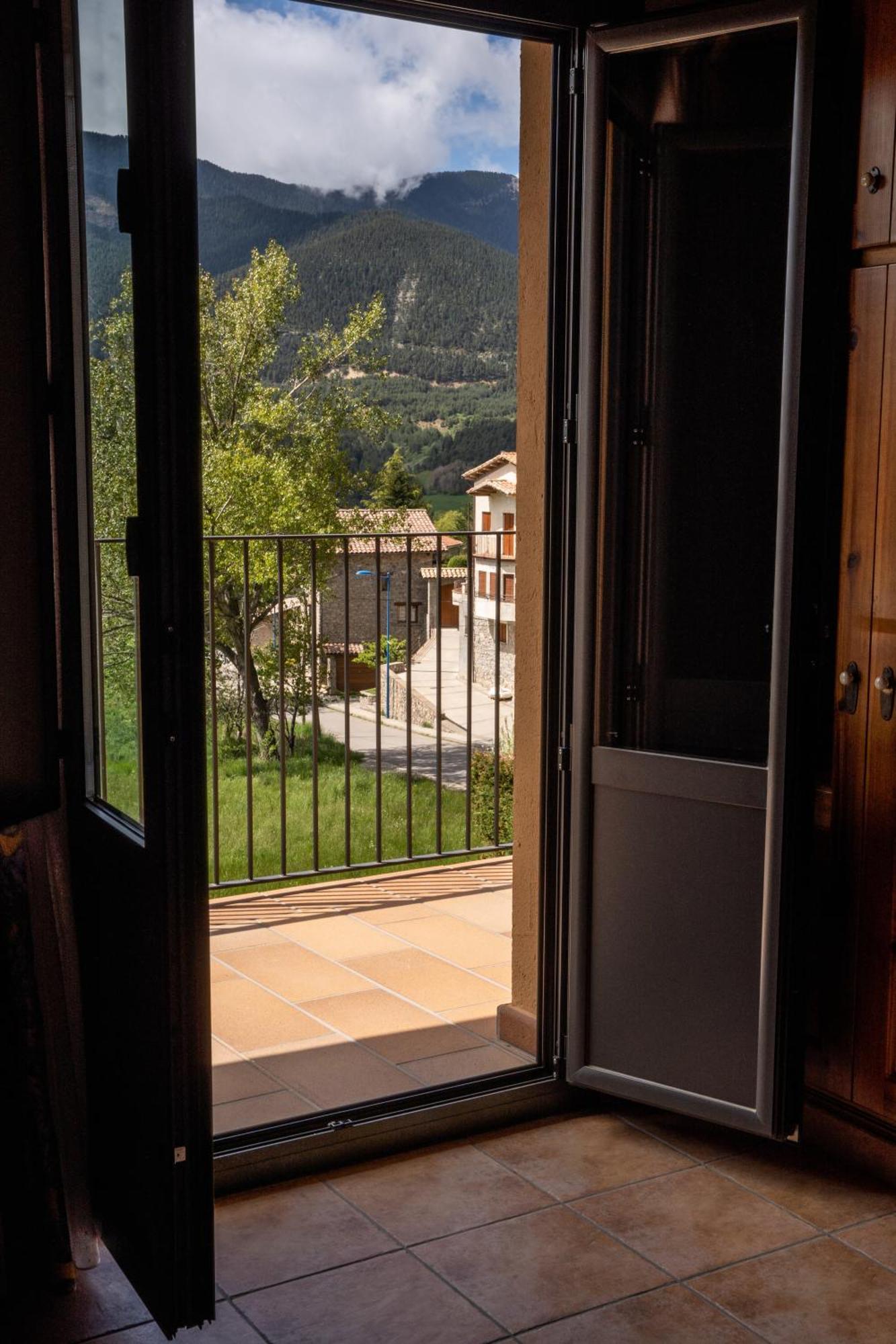 Hostal Cal Francisco Gósol Buitenkant foto